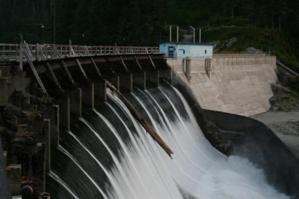 The Old dam,look at the size of the log hanging there.......