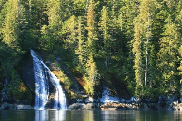All of these falls are fed by the lakes behind them, high up on the mountains.