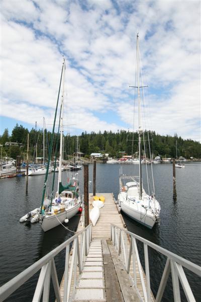 Curtsy and SV Thea at the dock.