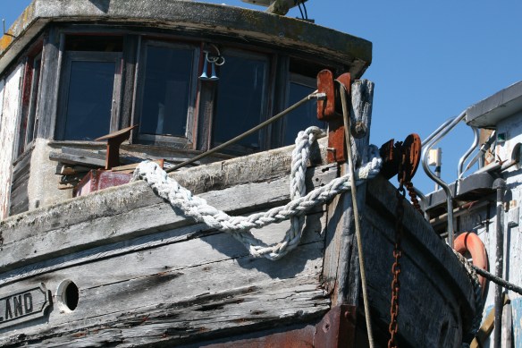 the bow of LULU ISLAND>