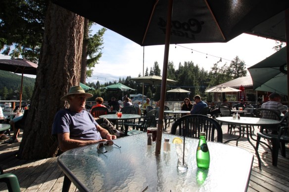 They had a band playing inside , a darn good one too, and we sat in the warm sun, enjoying our drinks.